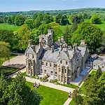 The Alfred Stone Cross Mansion Apartment *