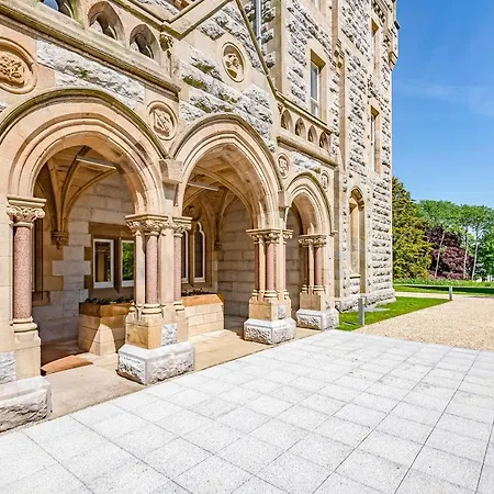 Апартаменты The Alfred Stone Cross Mansion Улверстон