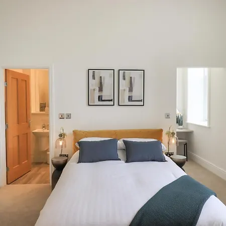 The Alfred Stone Cross Mansion Apartment